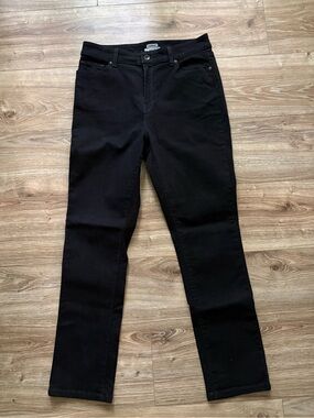 L.L. Bean Women's Classic Fit Black Straight-Leg Jeans